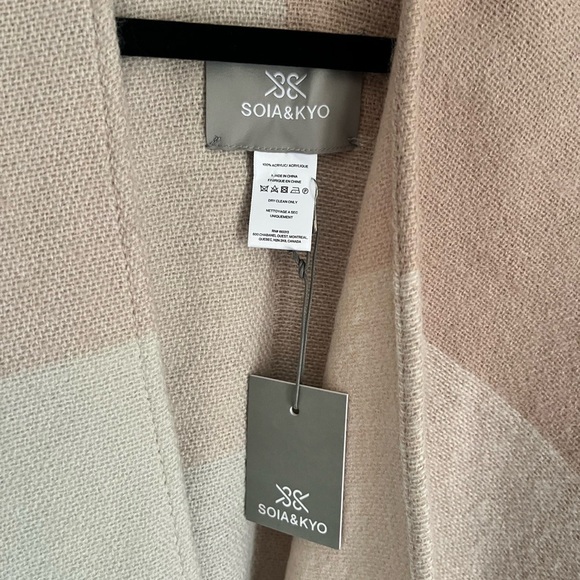 New Soia & Kyo Fringe Wrap Shawl Scarf Pashmina Soft Colorblock Womens One Size - Picture 3 of 4